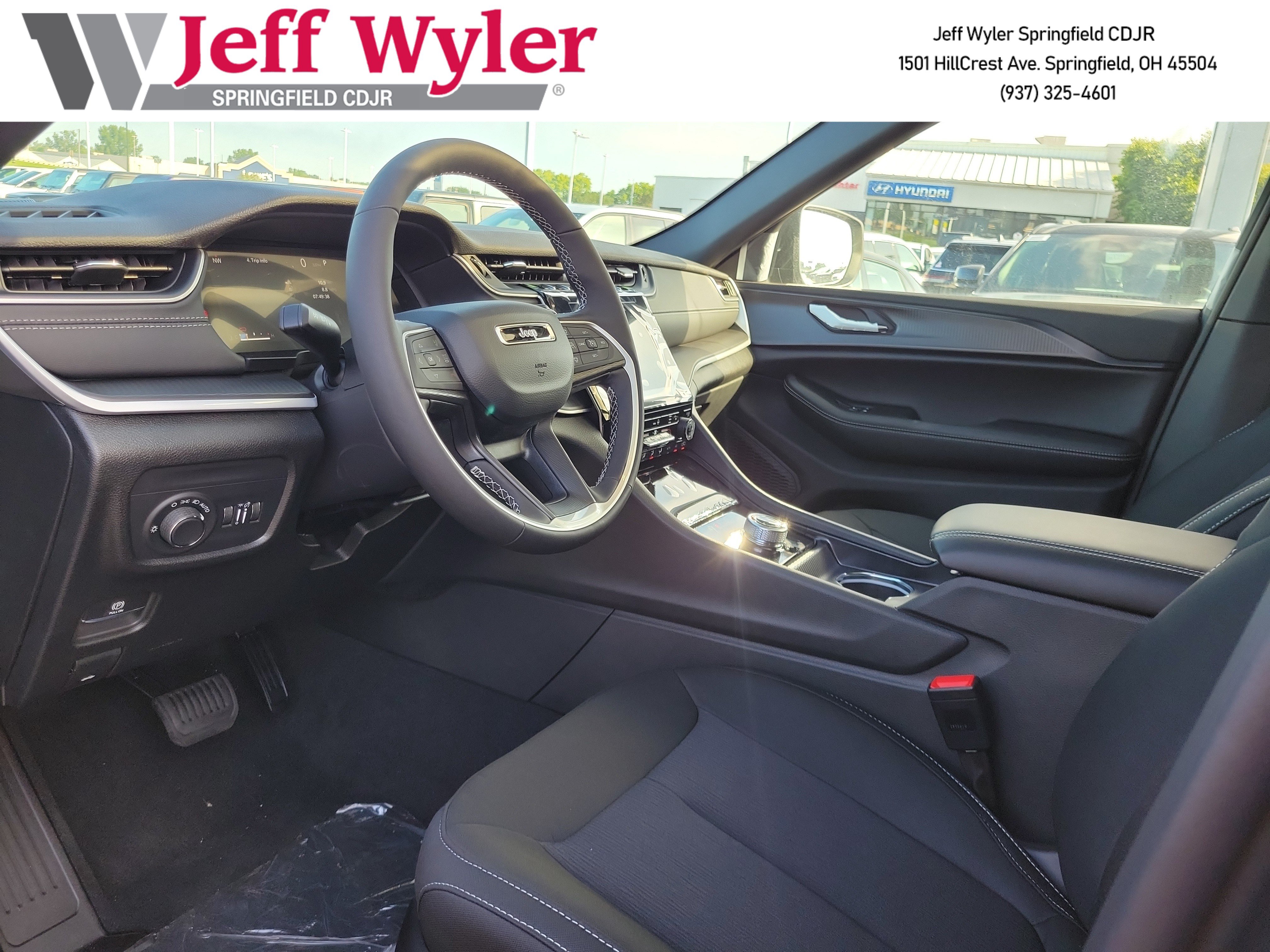 New 2026 Jeep Grand Cherokee Laredo X AWD/4WD image 14