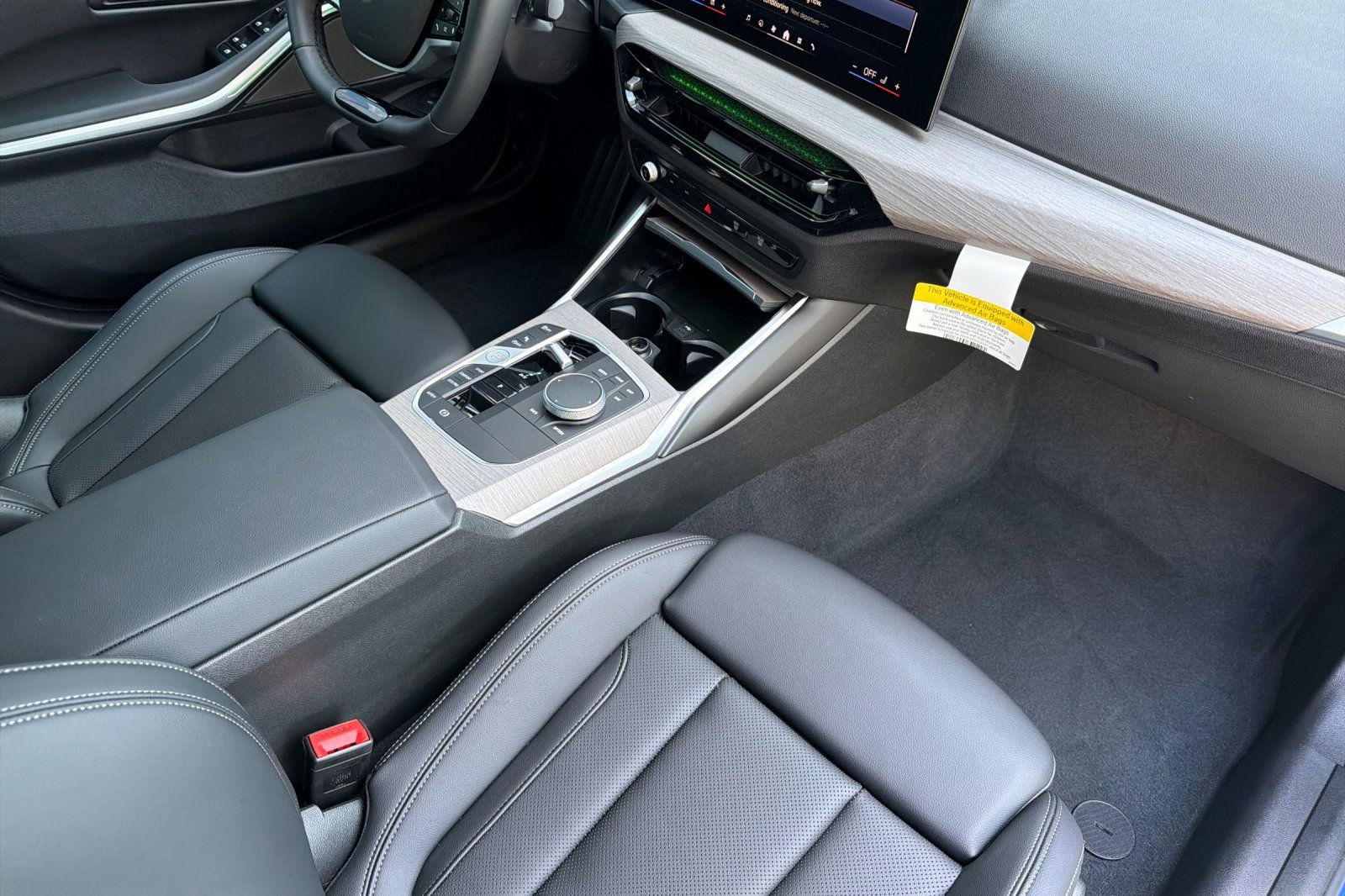 Used 2025 BMW 330i Sedan w/ Premium Package image 19