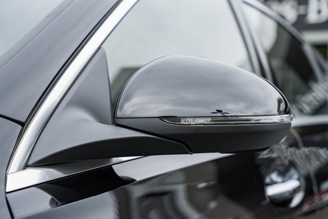 New 2025 Mercedes-Benz C 300 4MATIC Sedan image 14