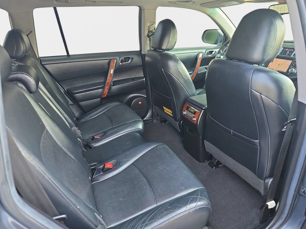 Used 2012 Toyota Highlander Limited w/ Tow Pkg AWD/4WD image 14