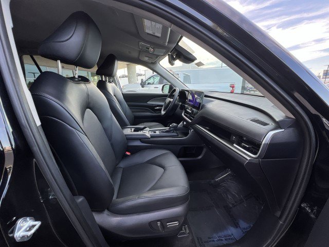 Used 2025 Toyota Grand Highlander AWD image 27