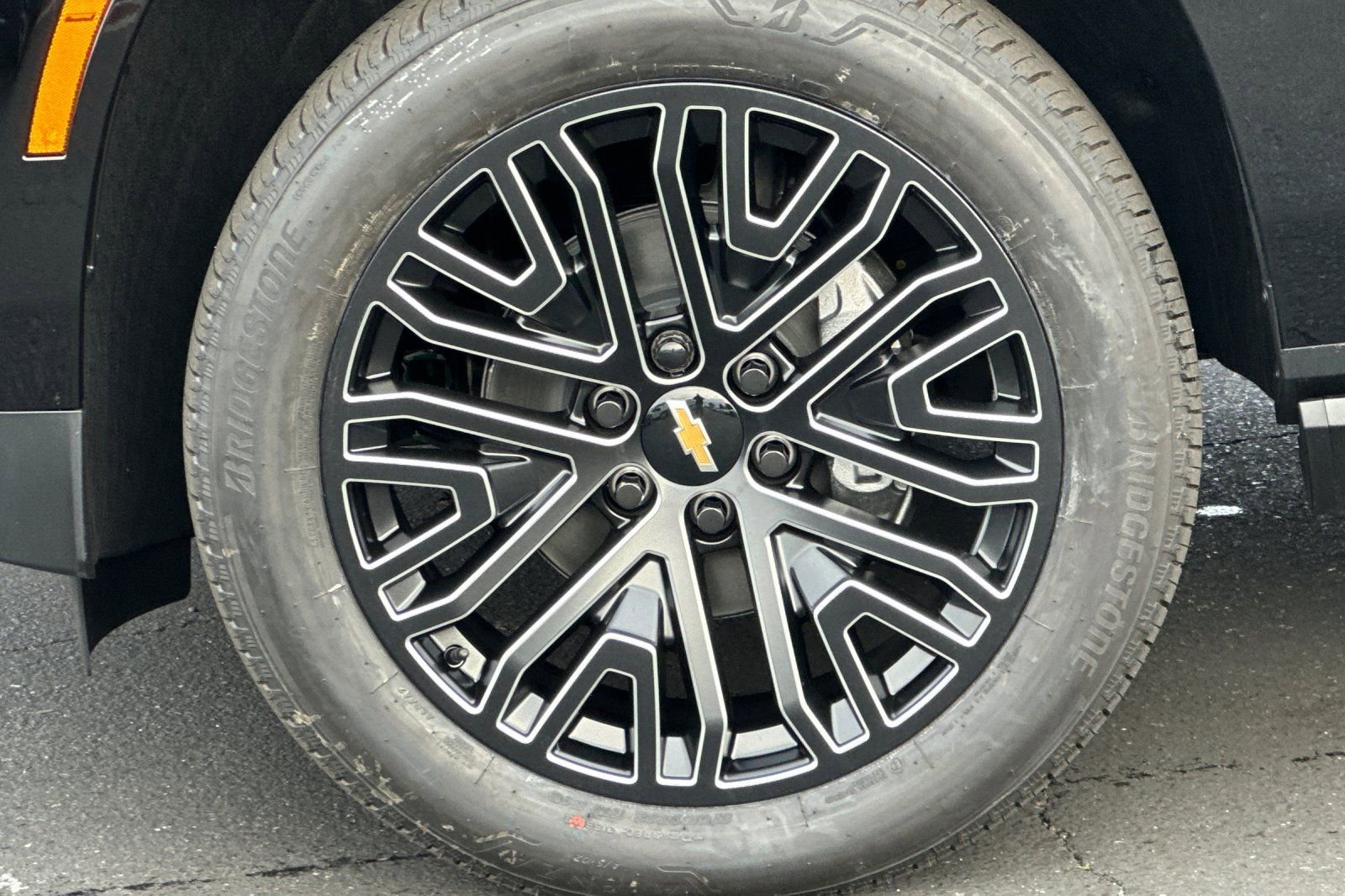 New 2026 Chevrolet Suburban High Country image 32