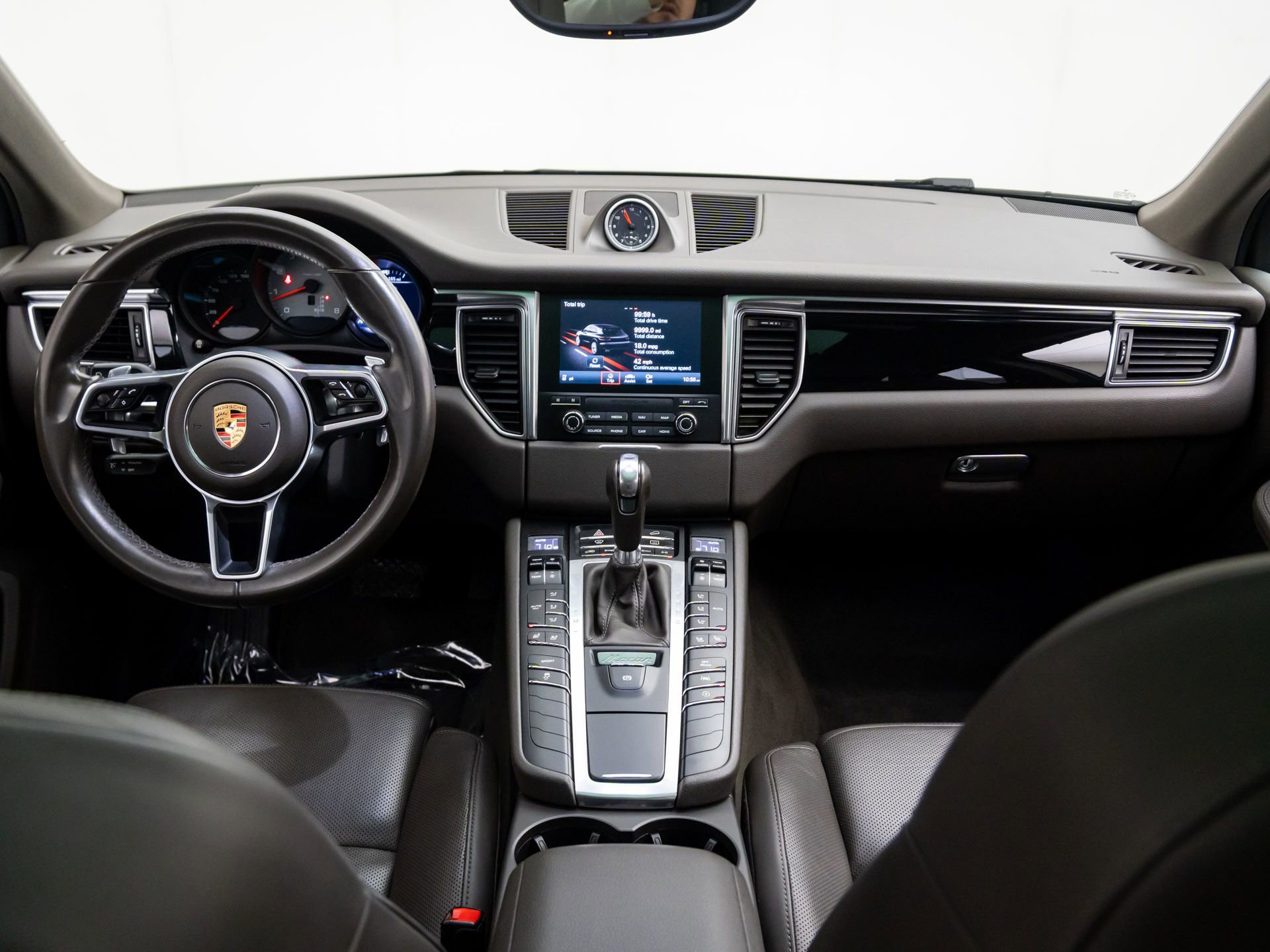 Used 2017 Porsche Macan S image 10