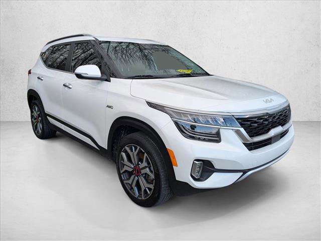 Used 2023 Kia Seltos SX w/ SX Sunroof Package image 3