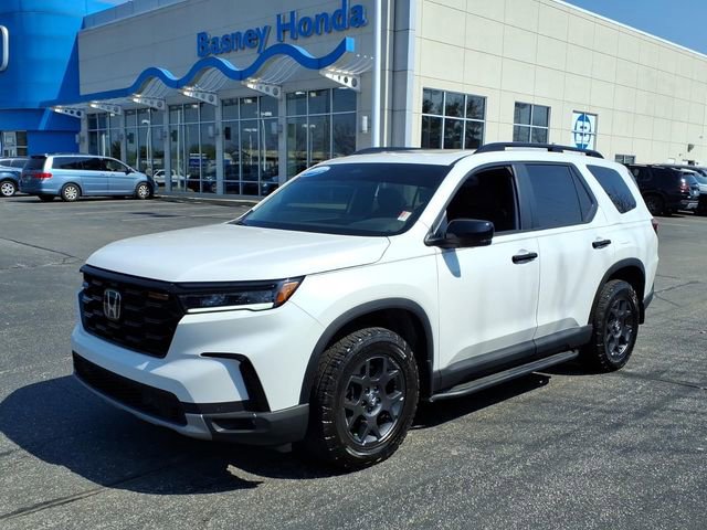 Certified 2024 Honda Pilot TrailSport image 1