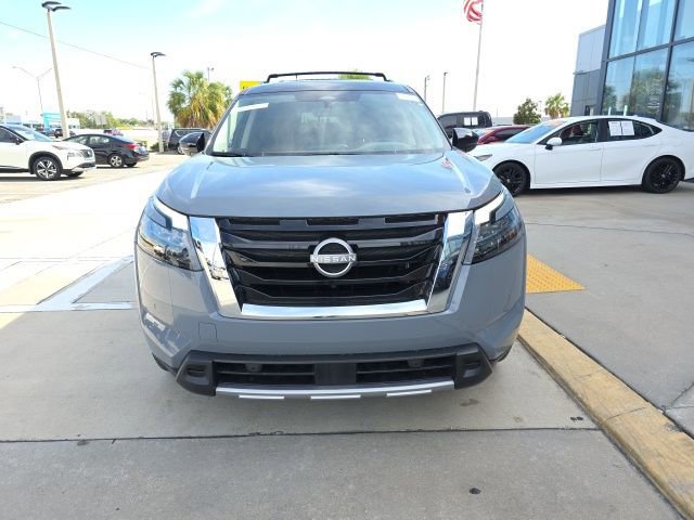 Used 2025 Nissan Pathfinder Platinum w/ Cargo Package FWD image 9
