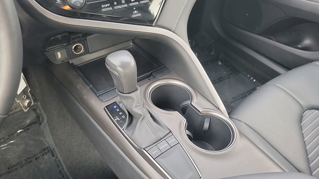 Used 2023 Toyota Camry SE image 18