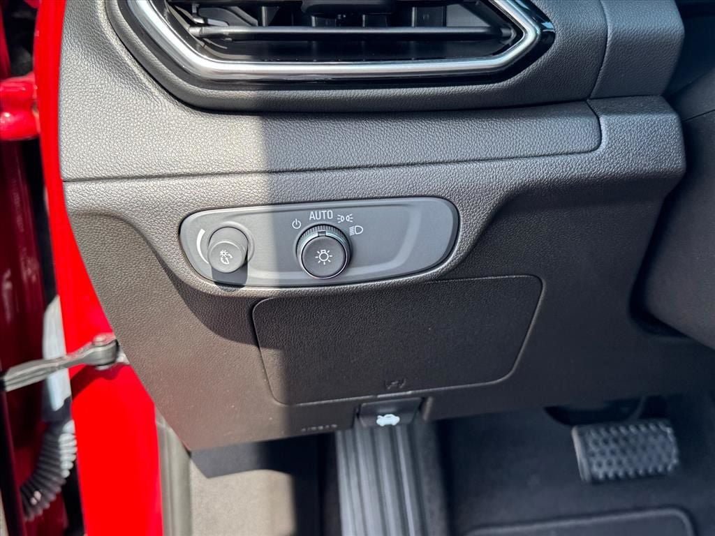 Used 2022 Chevrolet Bolt EUV LT FWD image 21