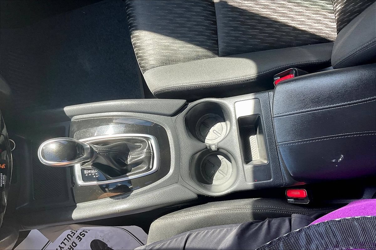Used 2020 Nissan Rogue S FWD image 10