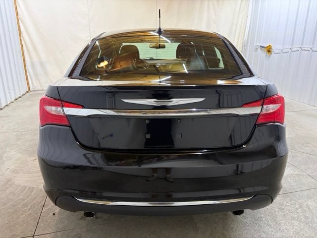 Used 2013 Chrysler 200 Limited FWD image 7