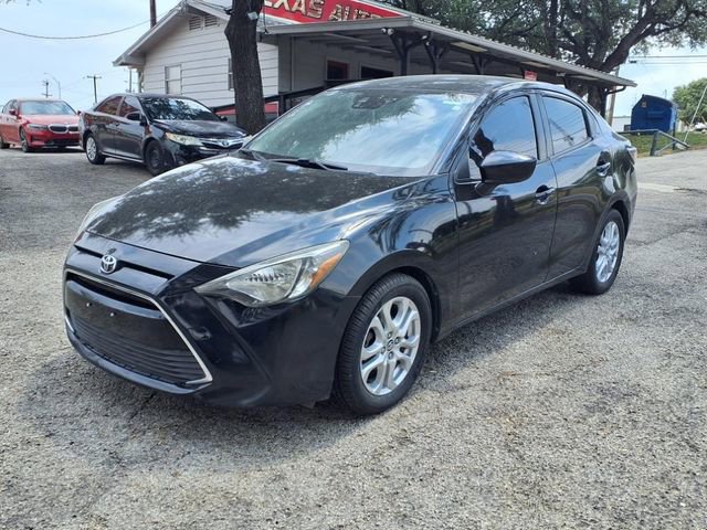 Used 2017 Toyota Yaris iA image 3