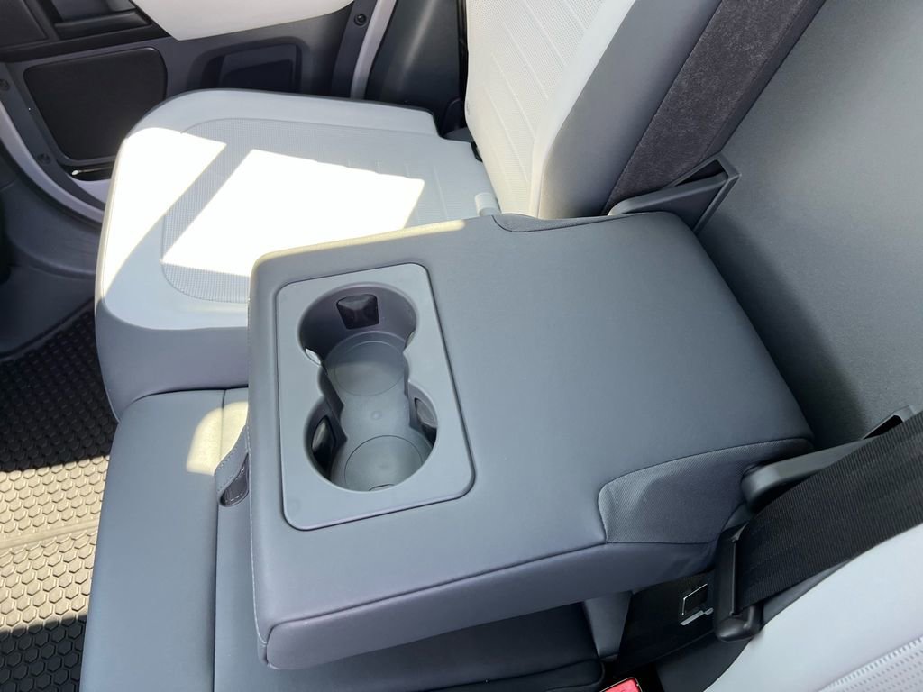 New 2026 Land Rover Defender 110 AWD/4WD image 21