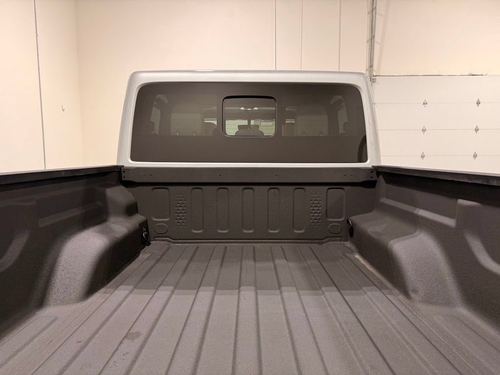 Used 2023 Jeep Gladiator Mojave w/ LED Lighting Group AWD/4WD image 10