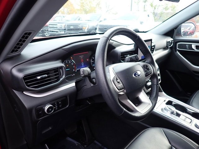 Used 2023 Ford Explorer XLT w/ Equipment Group 202A image 15