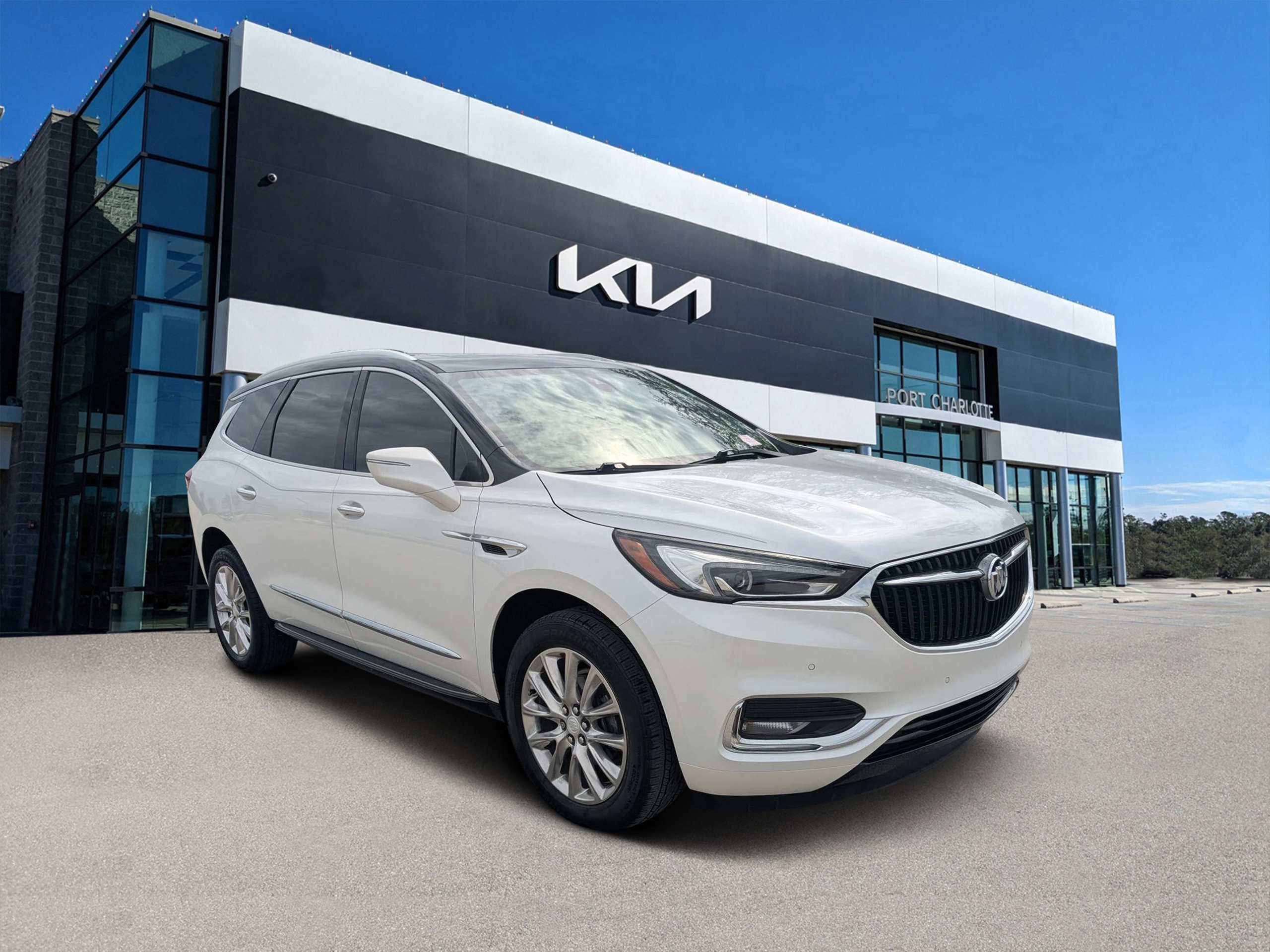 Used 2020 Buick Enclave Premium w/ Sun and Sites Package FWD image 38