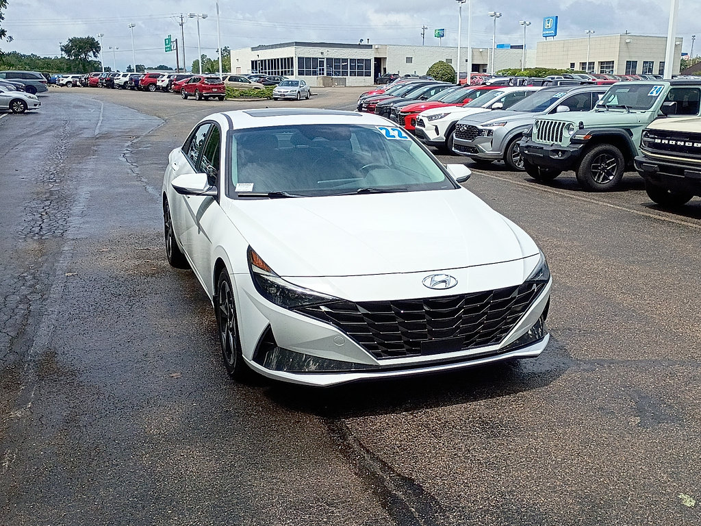 Used 2022 Hyundai Elantra Limited FWD image 1