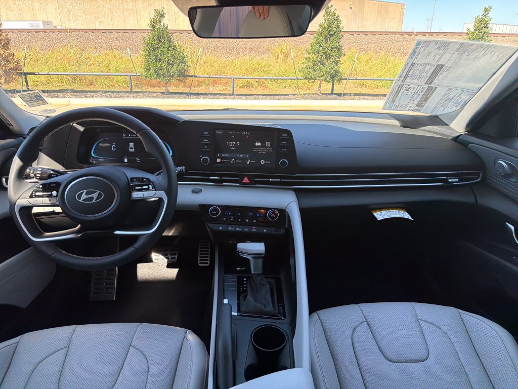 New 2026 Hyundai Elantra SEL Sport FWD image 20