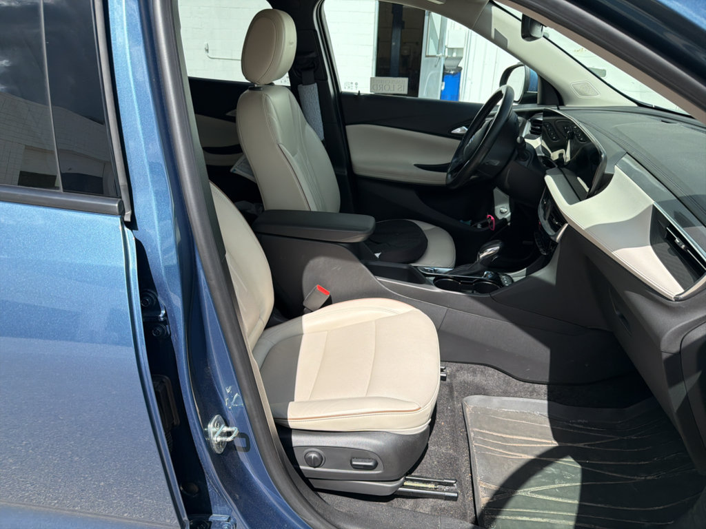 Used 2024 Buick Encore GX Avenir w/ Avenir Convenience Package AWD/4WD image 3