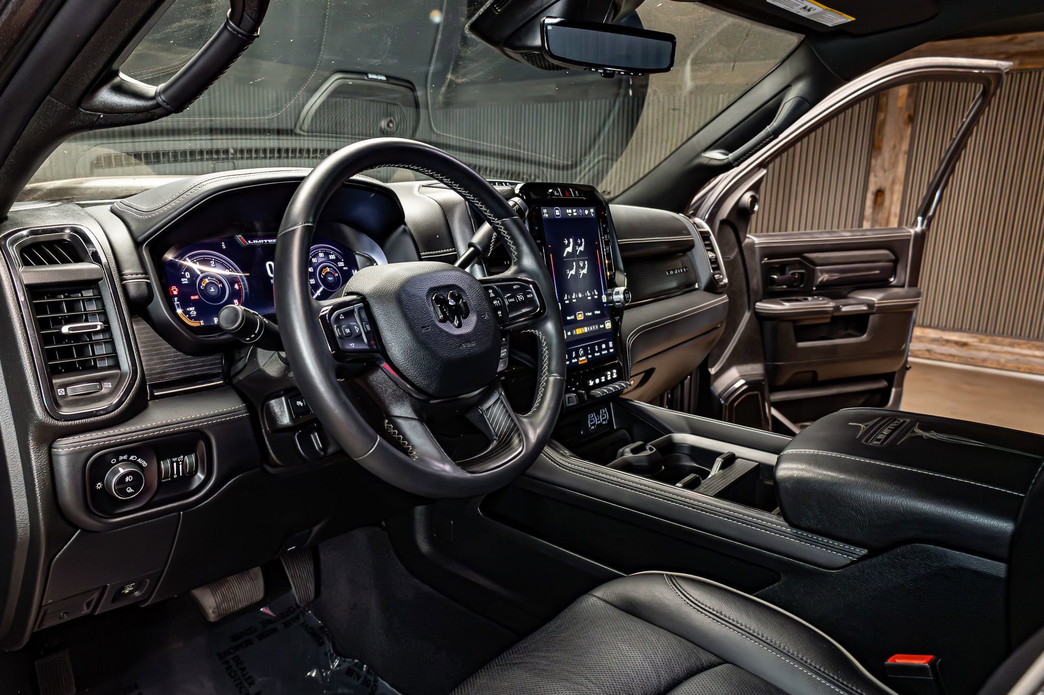 Used 2024 RAM 2500 Limited AWD/4WD image 16