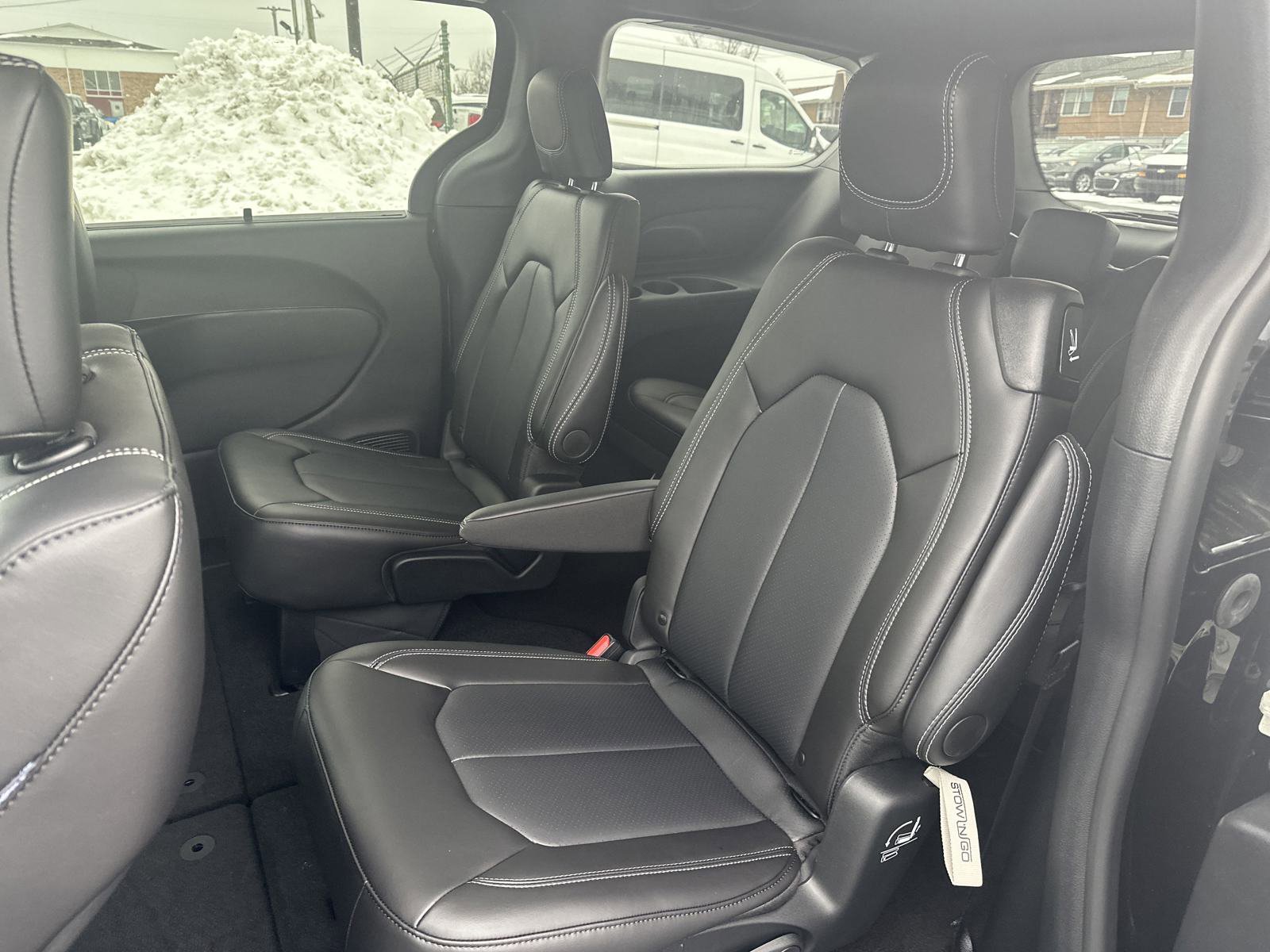 New 2025 Chrysler Pacifica Select image 17