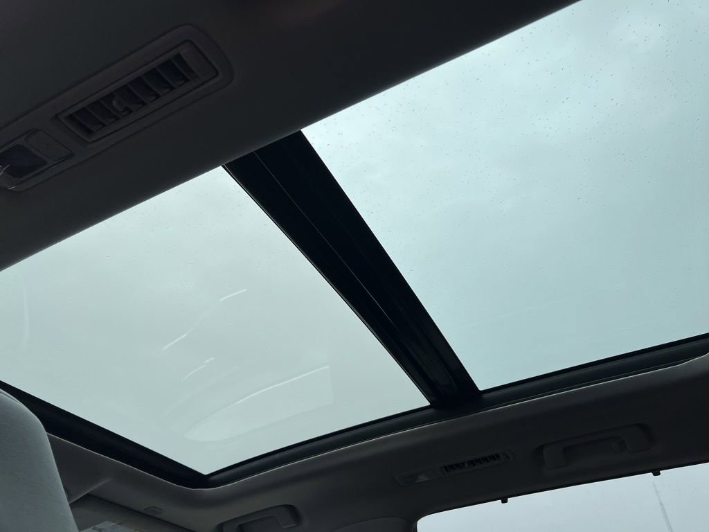 Used 2024 Toyota Highlander Platinum image 34