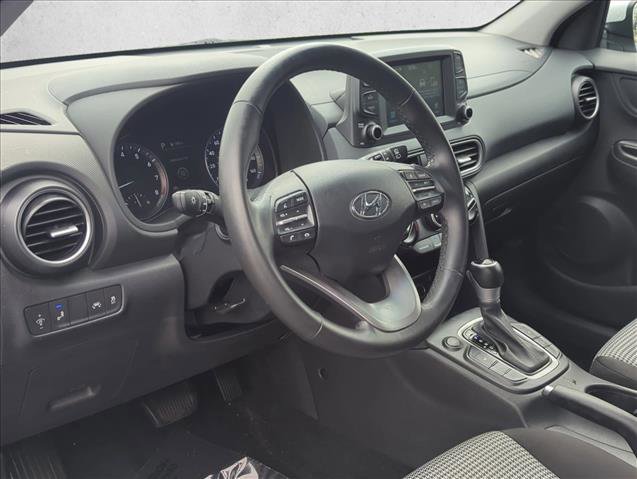 Used 2021 Hyundai Kona SEL Plus w/ Cargo Package FWD image 9