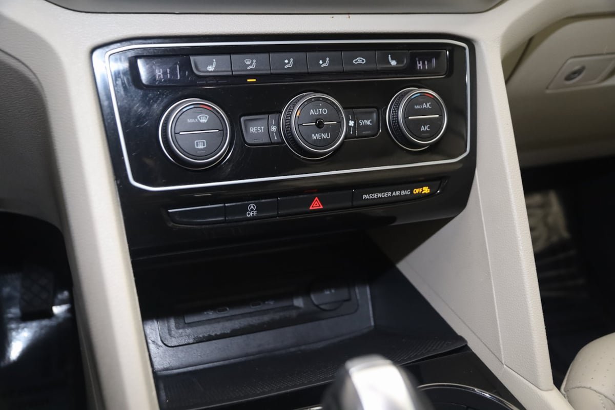 Used 2022 Volkswagen Atlas SE AWD/4WD image 28