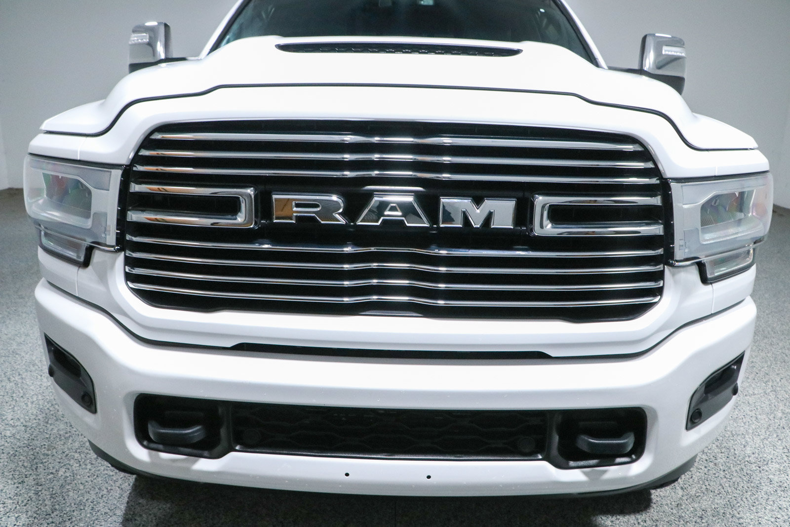 Used 2023 RAM 2500 Laramie AWD/4WD image 4