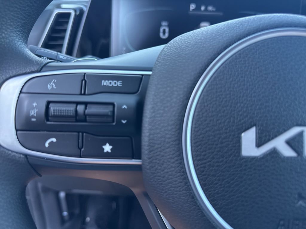 Certified 2025 Kia Sportage LX image 19
