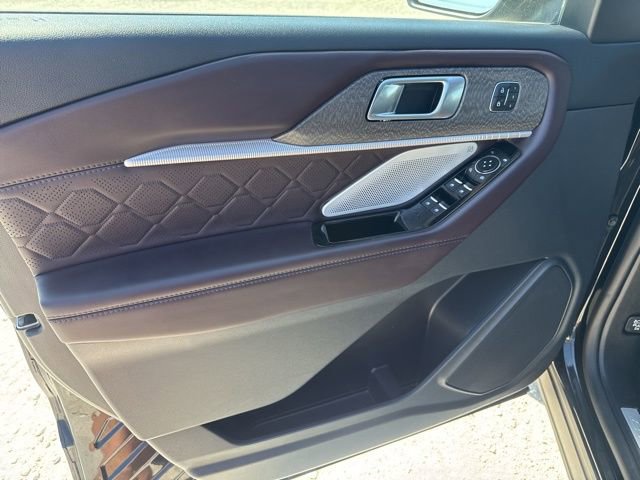 Used 2025 Ford Explorer Platinum w/ LUX Leather Package AWD/4WD image 28