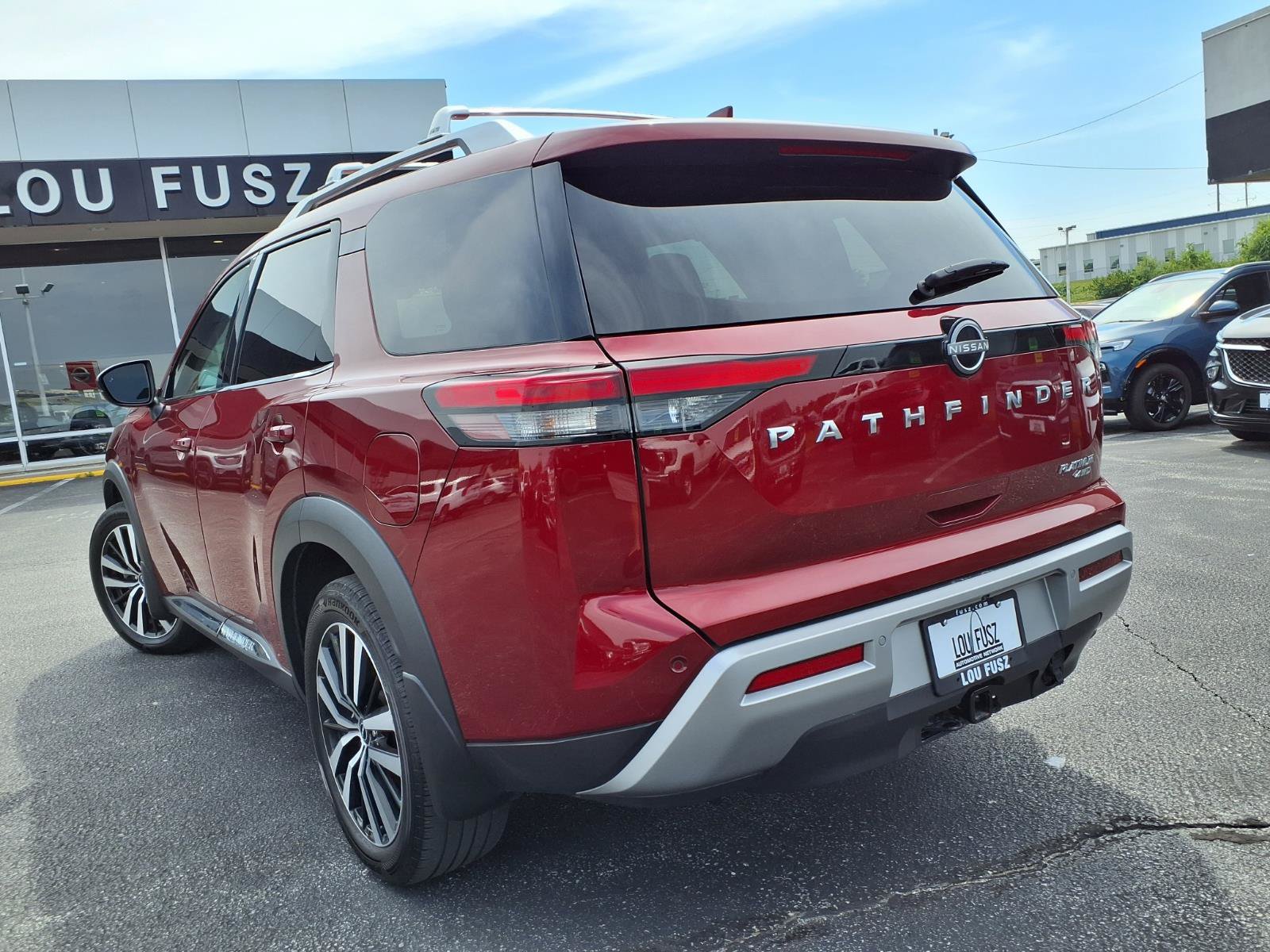 Used 2024 Nissan Pathfinder Platinum AWD/4WD image 35