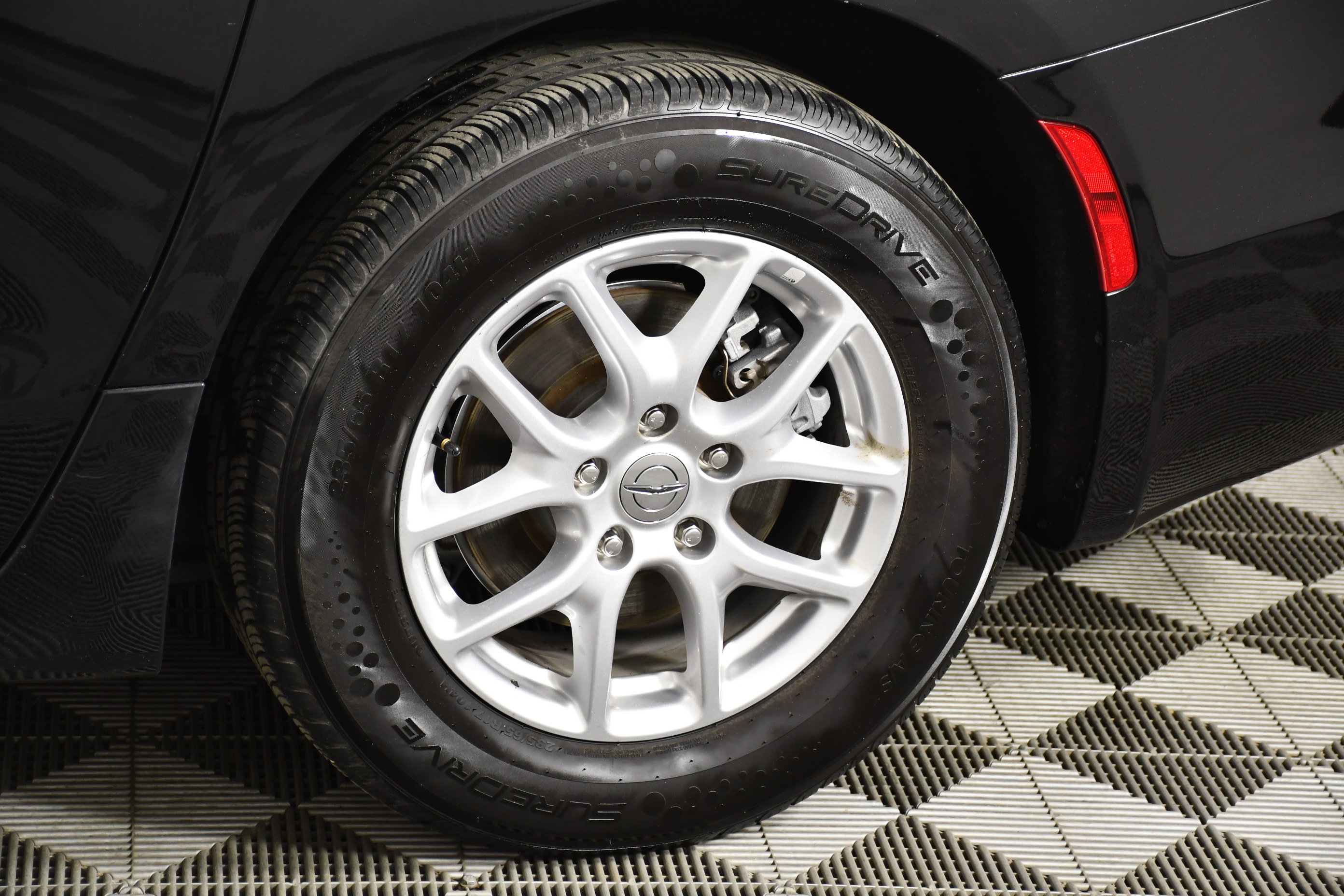 Used 2023 Chrysler Pacifica Touring-L image 50