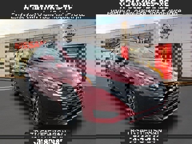 New 2025 Nissan Versa SV w/ Trunk Package image 1