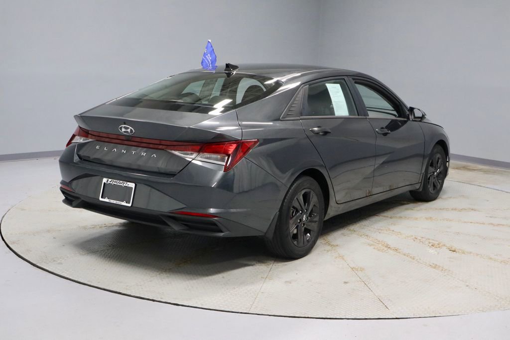 Used 2022 Hyundai Elantra SEL FWD image 10