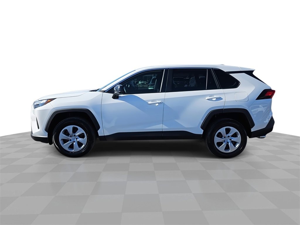 Used 2024 Toyota RAV4 LE image 5