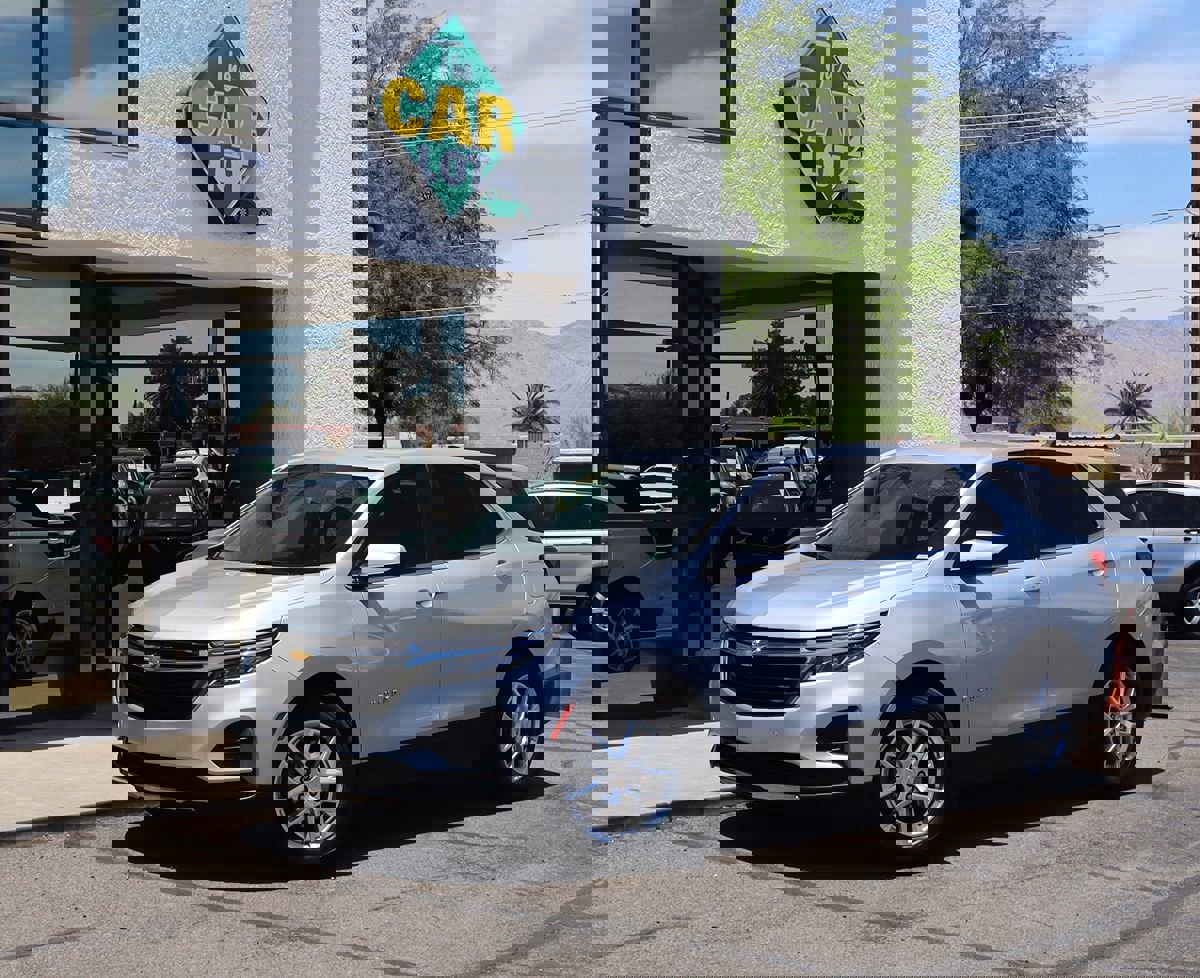 Used 2022 Chevrolet Equinox LT image 2