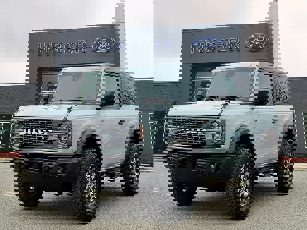 Used 2023 Ford Bronco Badlands image 3