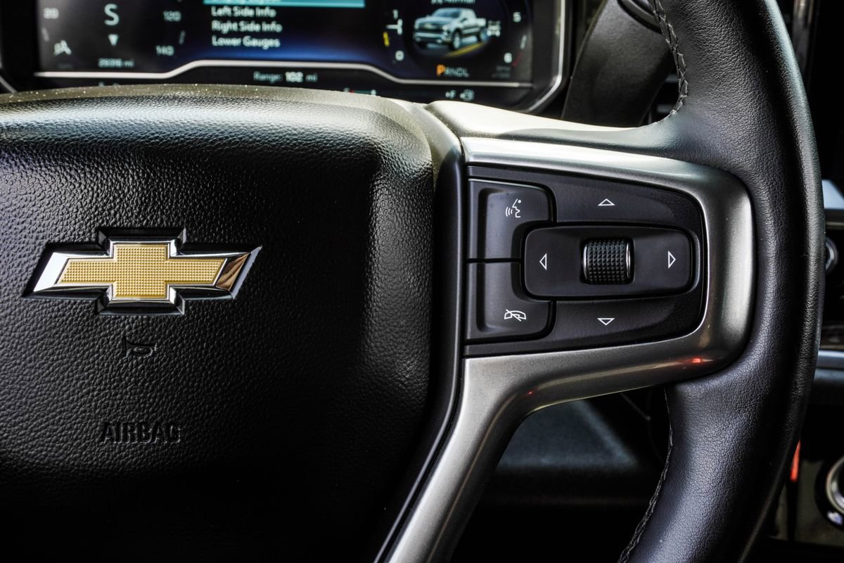 Used 2023 Chevrolet Silverado 1500 LT AWD/4WD image 28