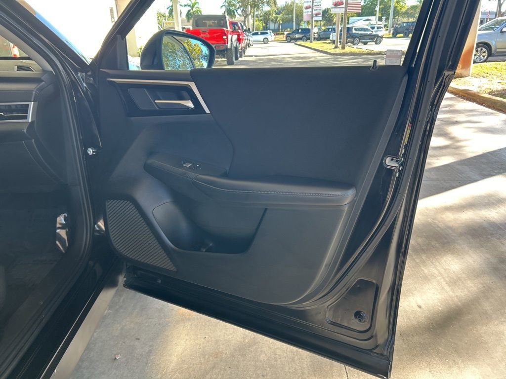 Used 2023 Mitsubishi Outlander ES image 23