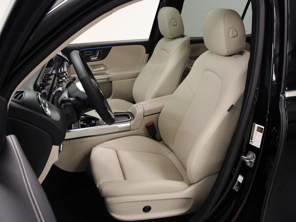 New 2026 Mercedes-Benz GLB 250 4MATIC image 12