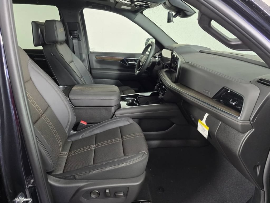 New 2026 Chevrolet Tahoe High Country AWD/4WD image 11