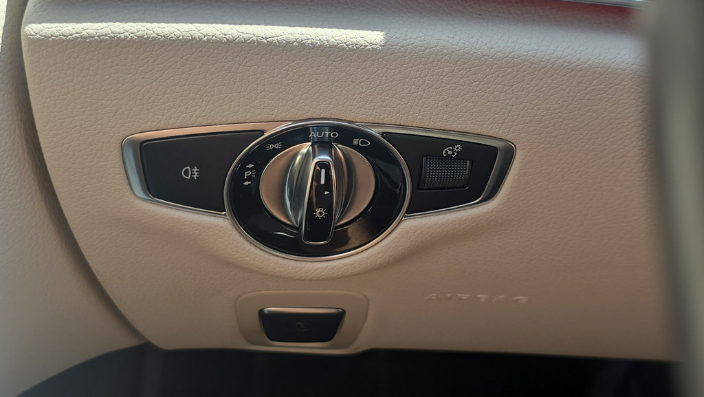 Used 2022 Mercedes-Benz E 350 4MATIC Sedan image 24