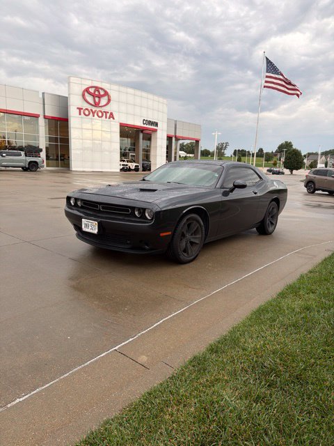 Used 2019 Dodge Challenger SXT RWD image 8