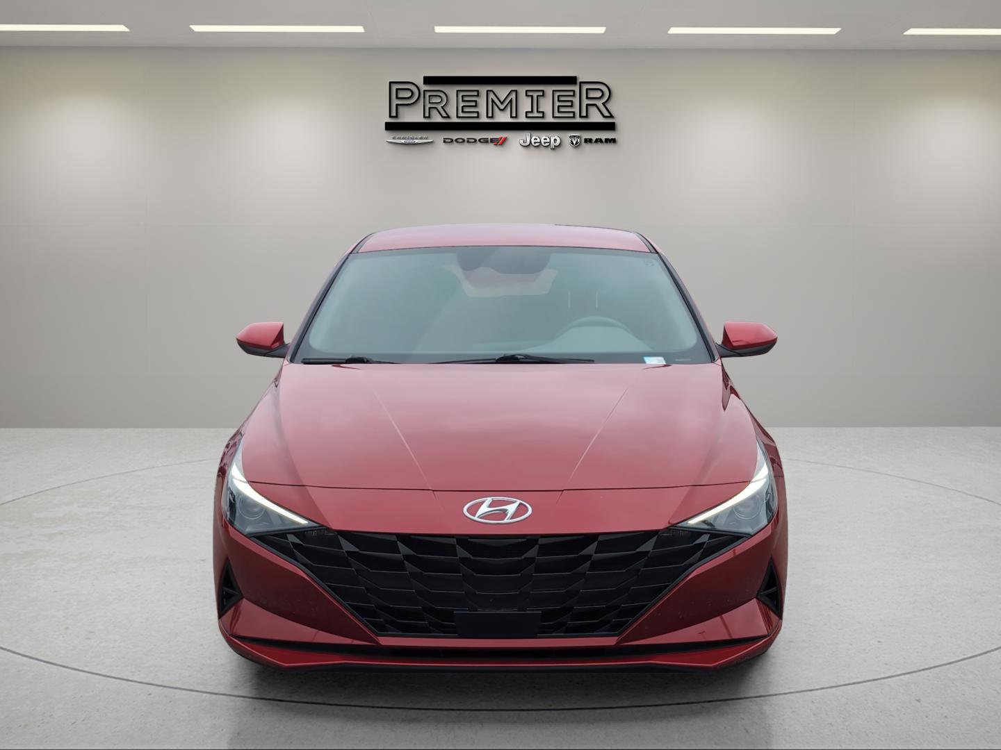 Used 2023 Hyundai Elantra SEL w/ Convenience Package image 2