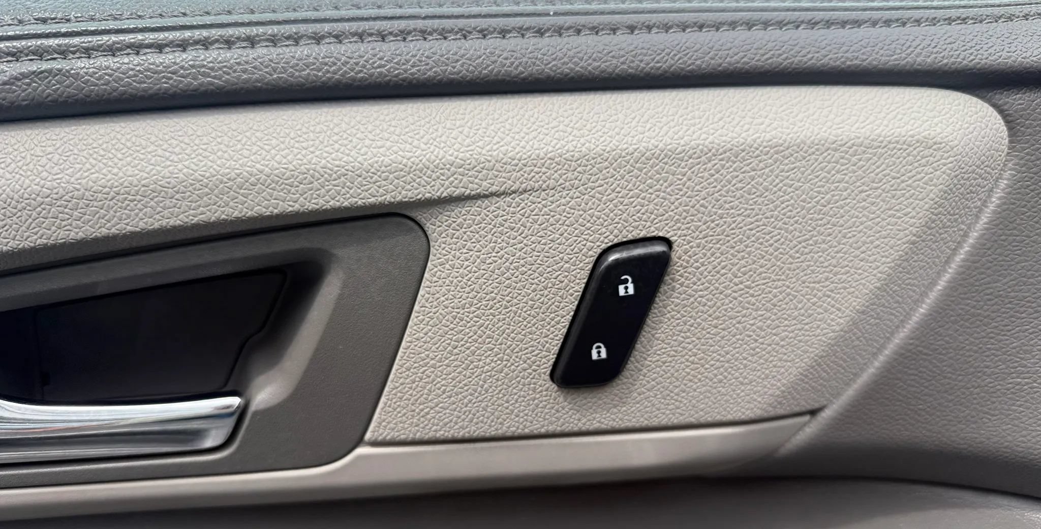 Used 2015 Chevrolet Traverse LS FWD image 20