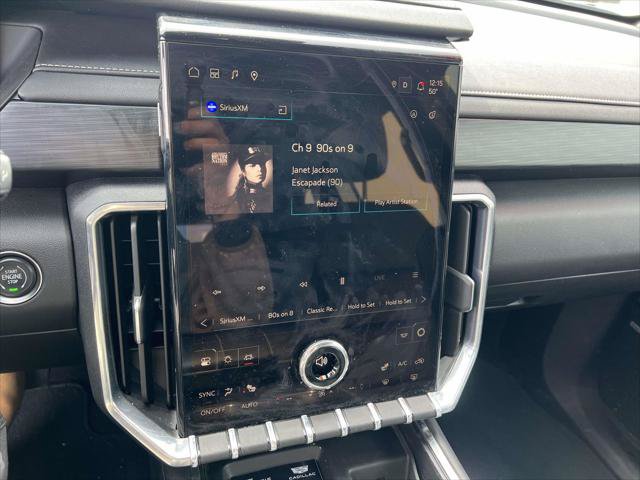 Used 2025 GMC Acadia Elevation w/ Elevation Premium Package FWD image 26