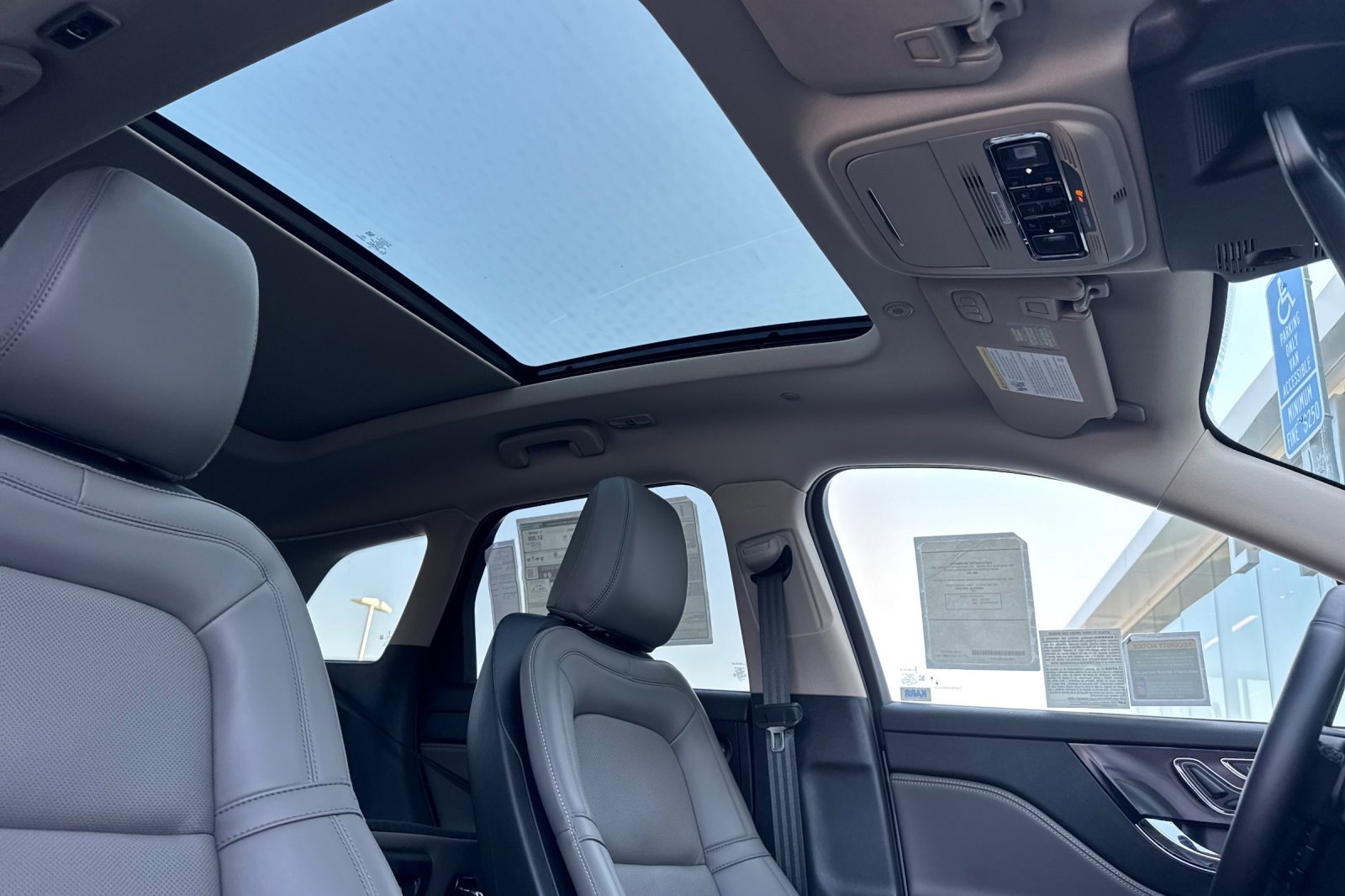 New 2025 Lincoln Corsair Reserve w/ Equipment Group 202A image 16