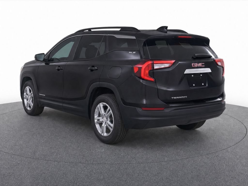 Used 2024 GMC Terrain SLE w/ Driver Convenience Package FWD image 3