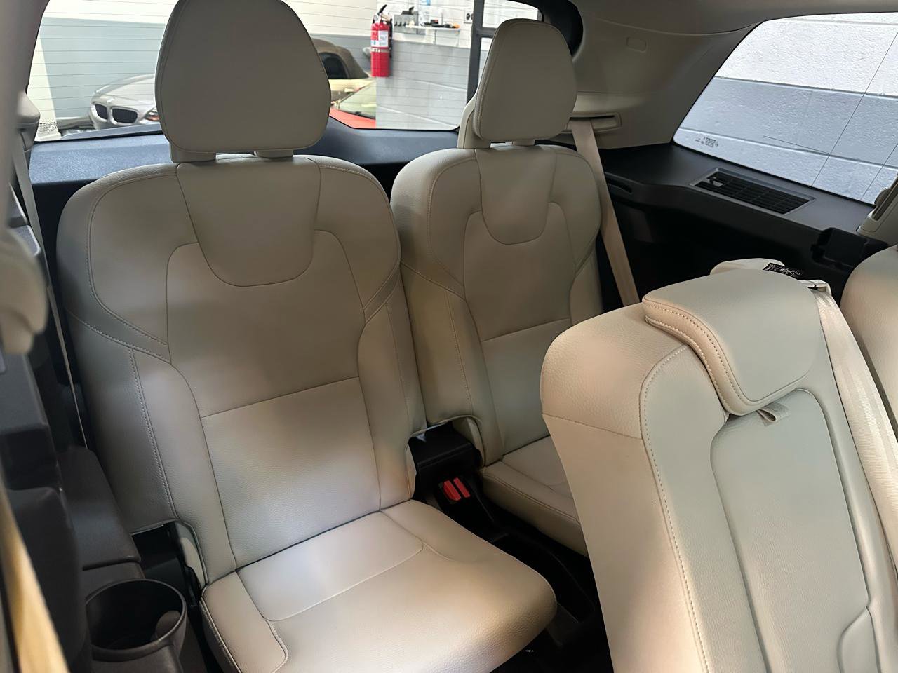 Used 2025 Volvo XC90 B5 Core w/ Protection Package Premier image 12