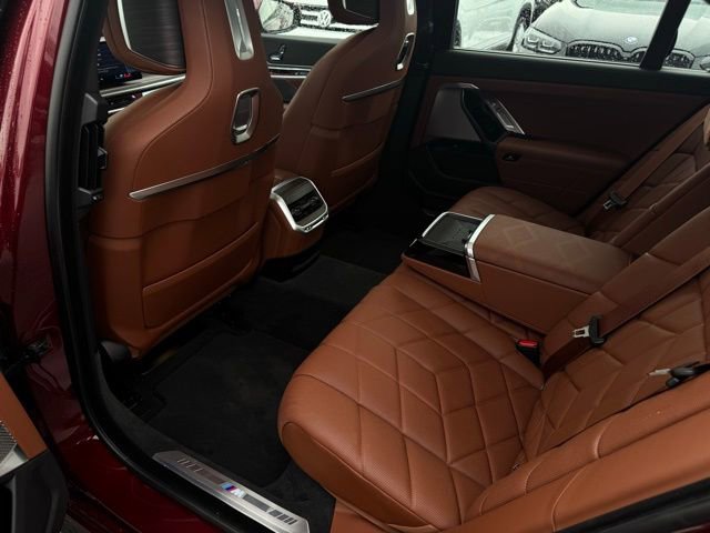 Certified 2023 BMW 760i xDrive w/ Executive Package image 22